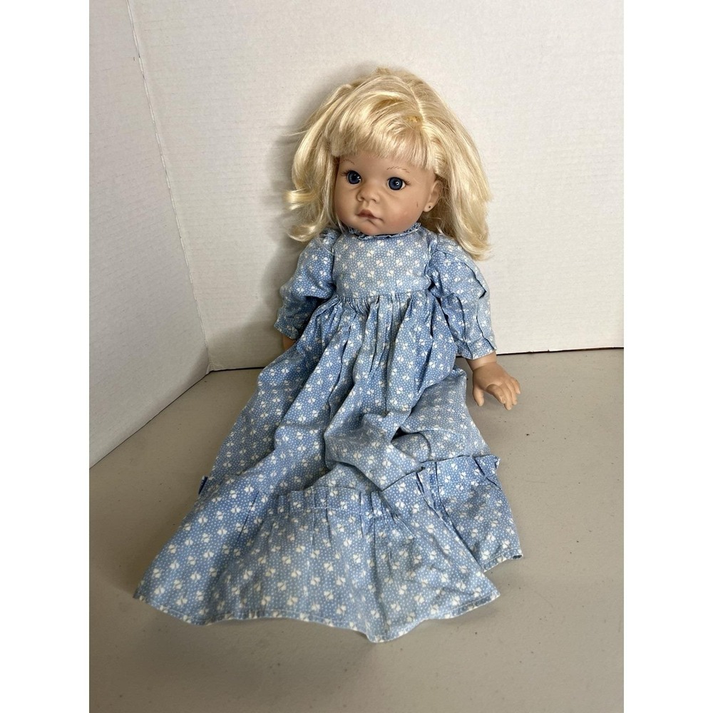 1998 Lee Middleton Blonde Vinyl Blue Eyes‎ Girl Doll USA By Lee Middleton